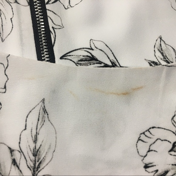 Alfani Floral Print 1/2 Zip V Neck Top PM Medium Petite White Pink Black FLAWS - Picture 5 of 8